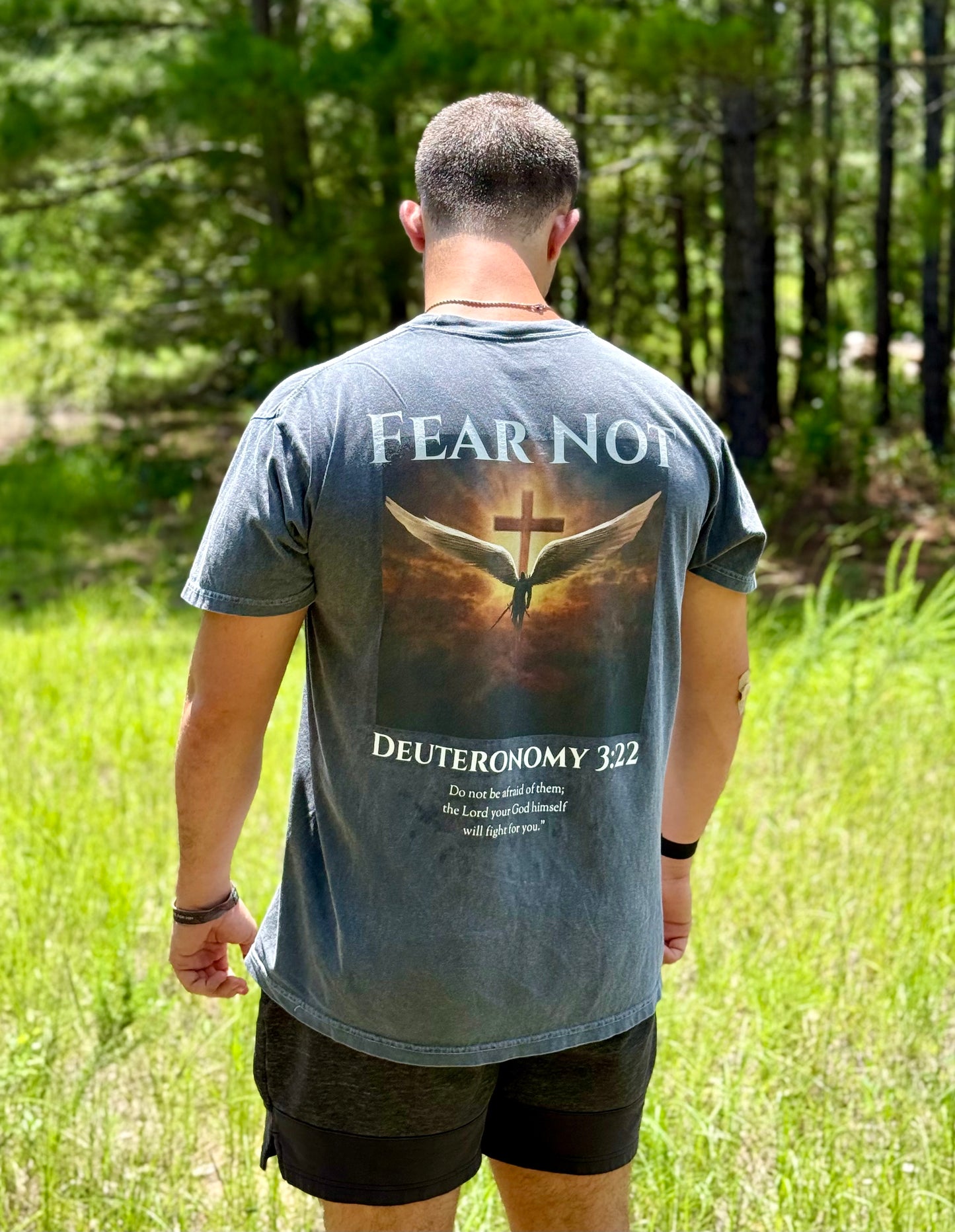 Fear Not Winged Knight Lifting Shirt - Deuteronomy 3:22